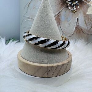 Black & White Stripe Design Thick Enamel Bangle Bracelet